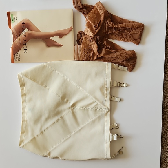 J C Penney Intimates & Sleepwear Penneys Medium Skirt Type Garter